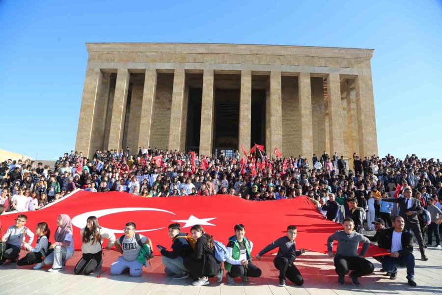 Mersin’den Bin Yörük Çocuğu Ata’nın Huzurunda