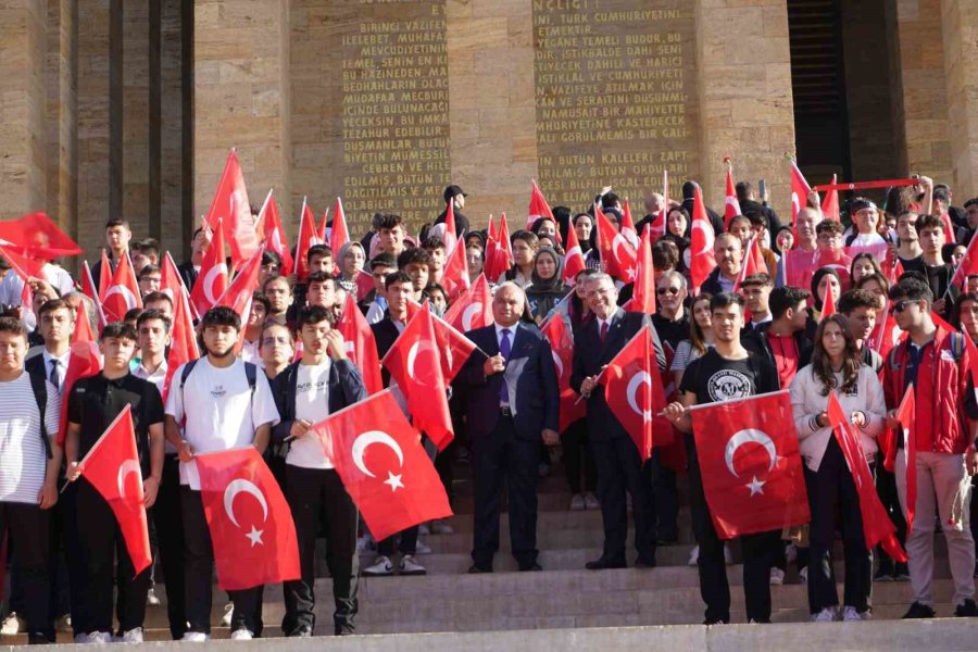 Mersin’den Bin Yörük Çocuğu Ata’nın Huzurunda