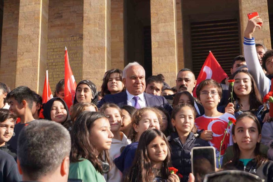 Mersin’den Bin Yörük Çocuğu Ata’nın Huzurunda