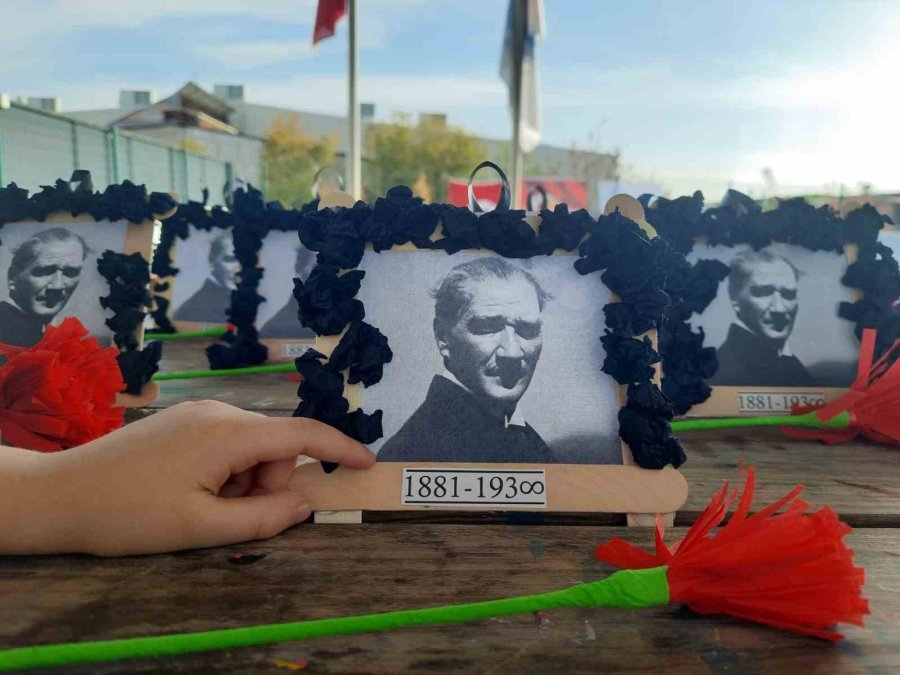 Çocuklar Atatürk’ü Şiirler Ve Şarkılarla Andı