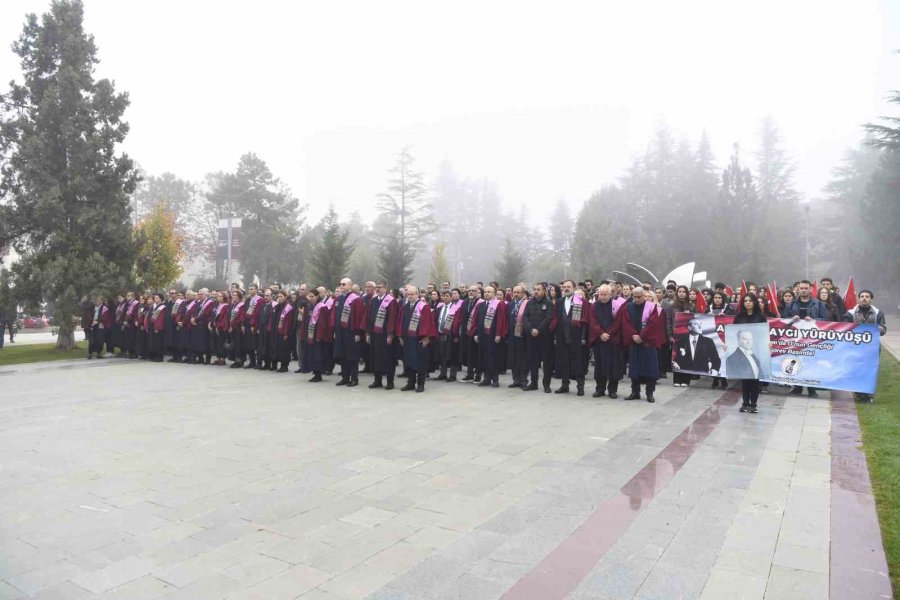 Büyük Önder Atatürk 85’inci Ölüm Yıldönümünde Saygı Ve Minnetle Anadolu Üniversitesi’nde Anıldı