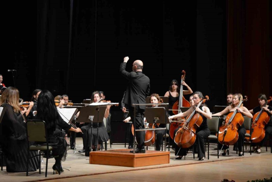 Aso Ve Gençlik Korosu, Ulu Önderi Konserle Andı