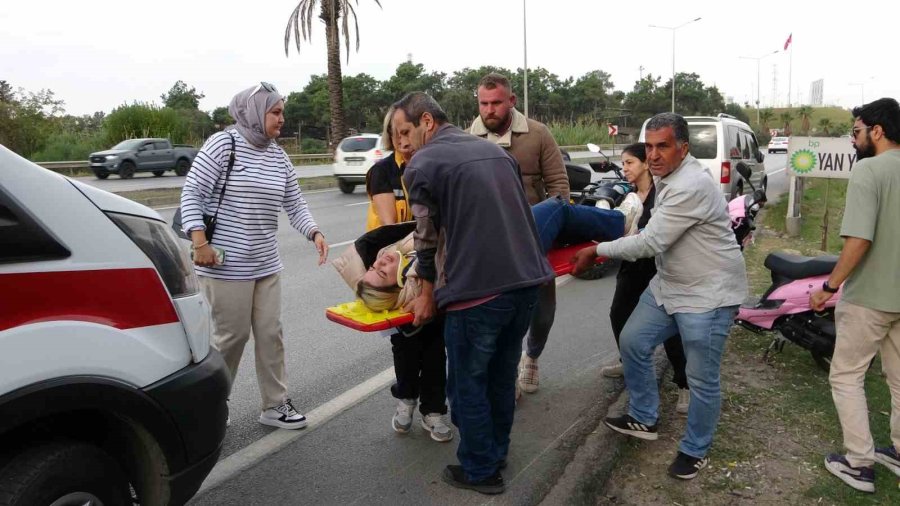 Aracın Aynasına Çarpan Motosiklet 20 Metre Sürüklendi: 1 Yaralı