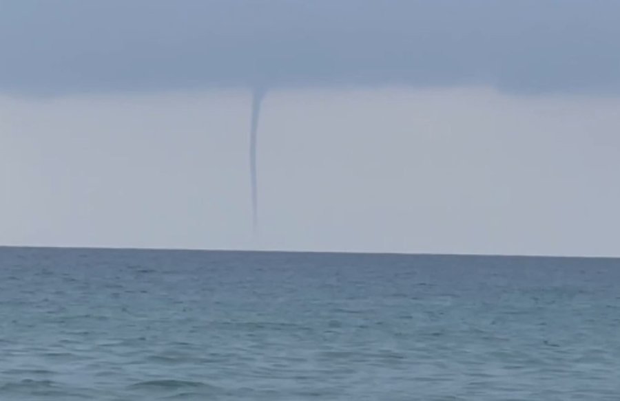 Alanya’da Denizde Görünen Hortum Karaya Çıkmadan Kayboldu