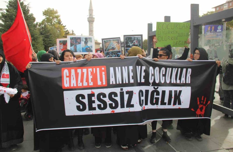 Gazzeli Çocuklar Ve Anneler İçin ’sessiz Yürüyüş’ Düzenlendi