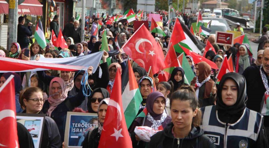 Gazzeli Çocuklar Ve Anneler İçin ’sessiz Yürüyüş’ Düzenlendi