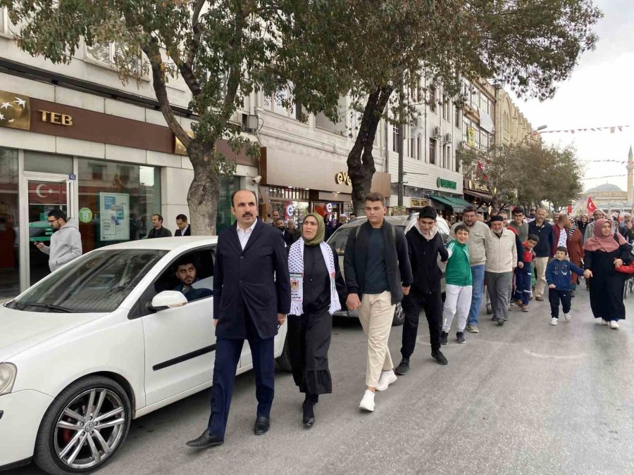 Konya’da Gazze İçin İnsan Zinciri Oluşturuldu