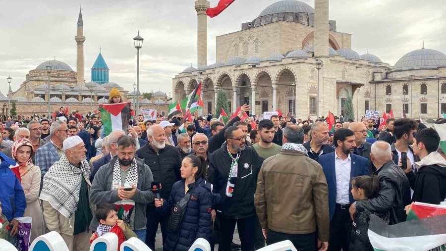 Konya’da Gazze İçin İnsan Zinciri Oluşturuldu