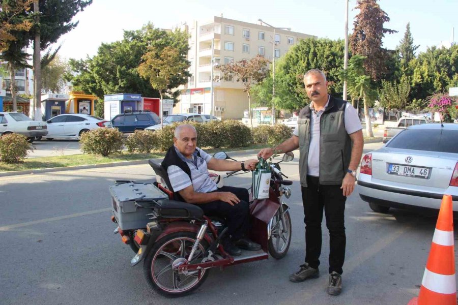 Bozyazı’da Vatandaşlara Ücretsiz Fidan Dağıtıldı