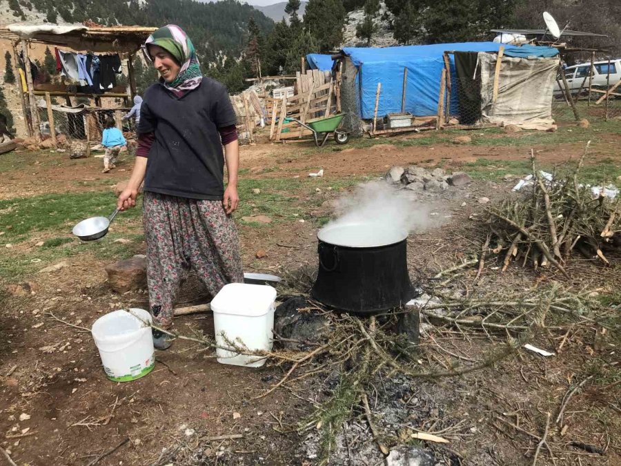 Antalya’da Yörüklerin Yayla Dönüşü Başladı