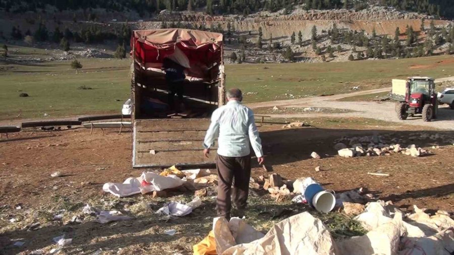 Antalya’da Yörüklerin Yayla Dönüşü Başladı