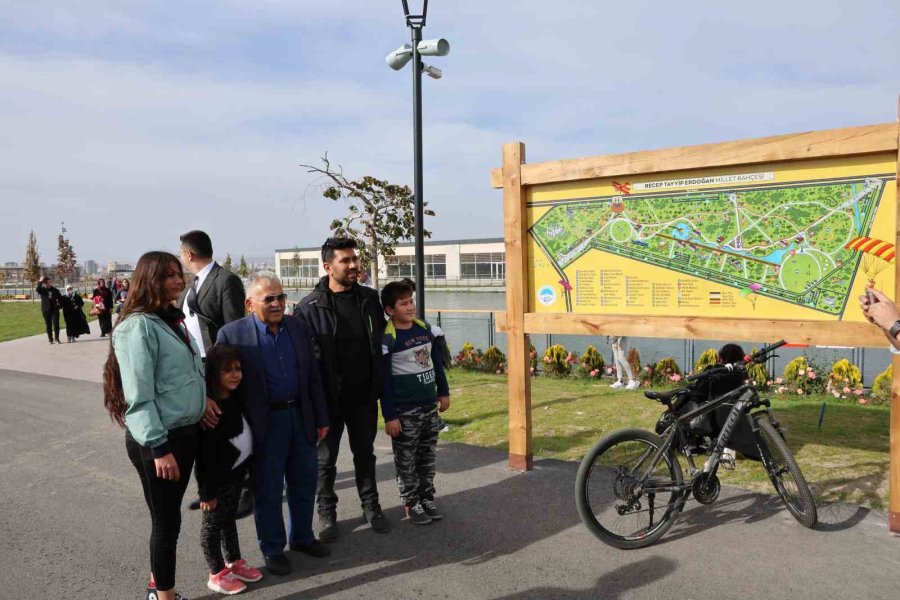 Başkan Büyükkılıç, Millet Bahçesi’ni Dolduran Vatandaşlarla Buluştu