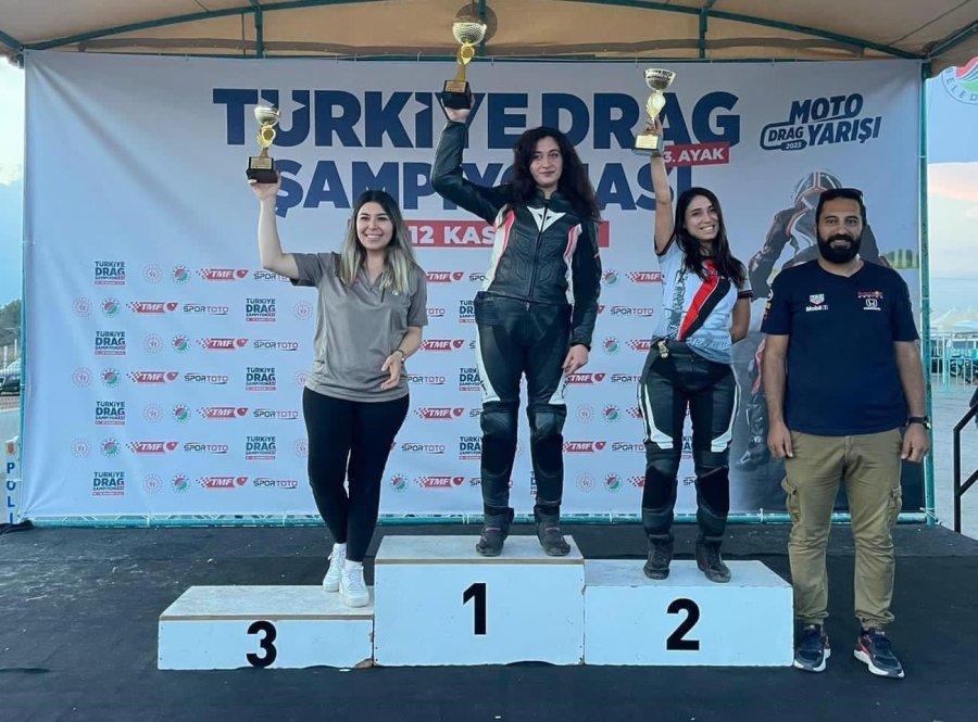 Kepez’de Motodrag Yarışları Nefesleri Kesti