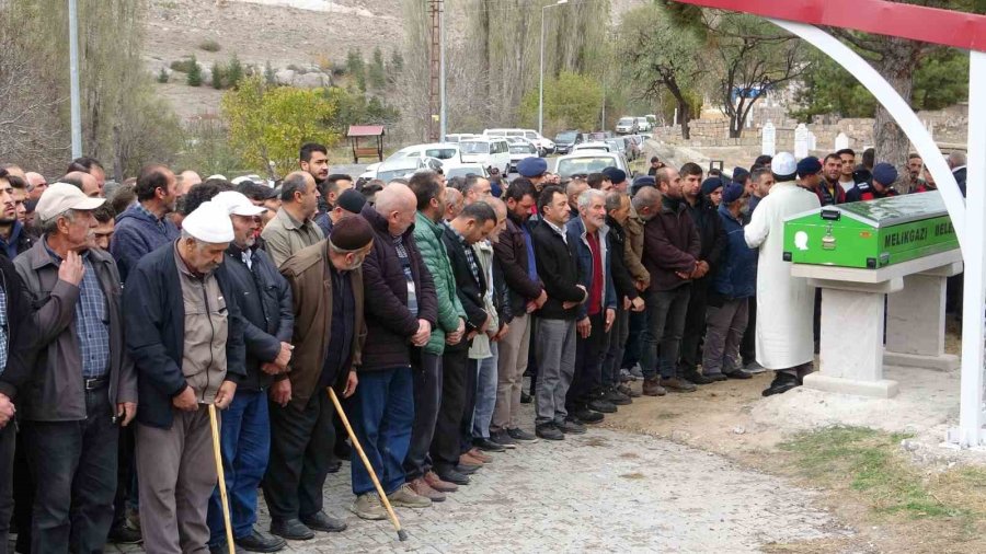 Kayseri’deki Kadın Cinayetinde Yeni Gelişme: Eşi Ve 2 Oğlu Gözaltına Alındı