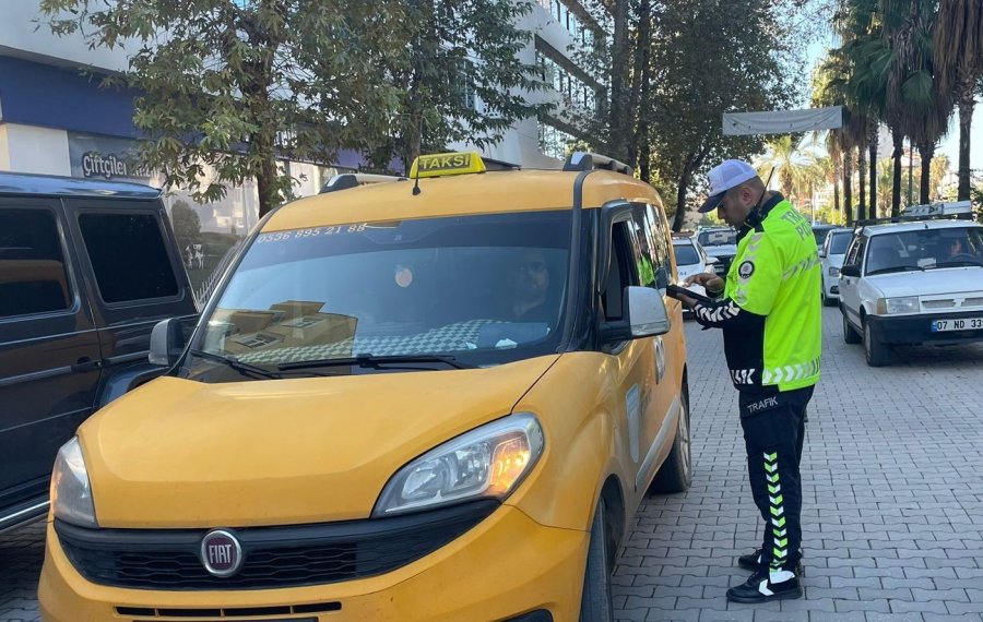 Gazipaşa’da Taksiciler Denetlendi