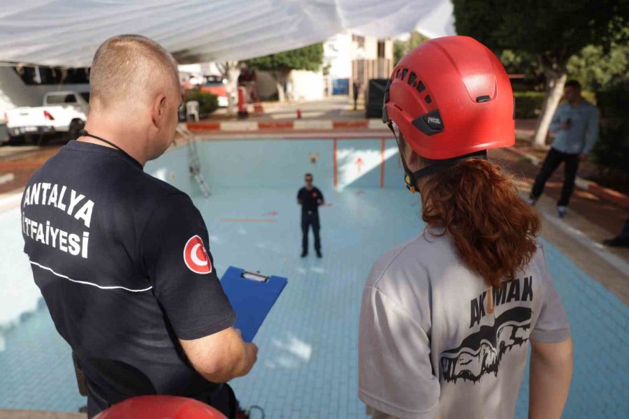 Antalya Büyükşehir İtfaiye Teşkilatını Güçlendiriyor