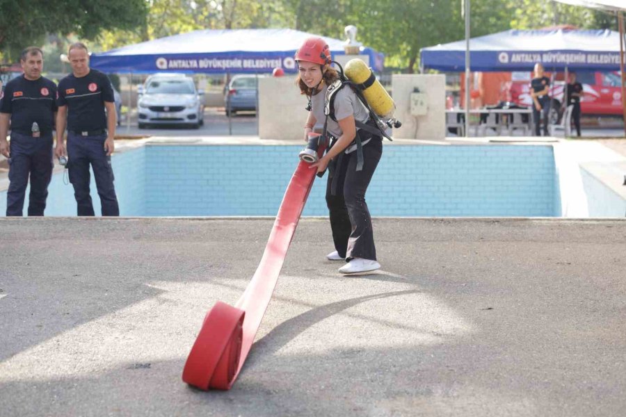 Antalya Büyükşehir İtfaiye Teşkilatını Güçlendiriyor