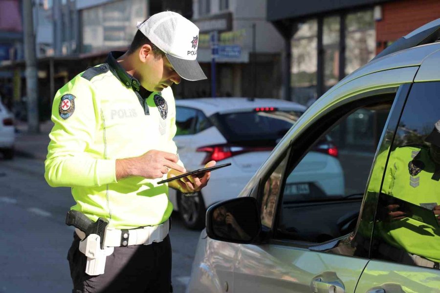 Antalya’da Şok Yol Uygulamalarında Bin 263 Şahıs Sorgulandı