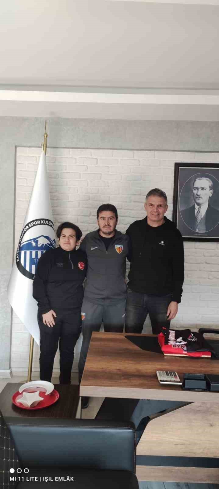 Milli Futbolculardan Mutlu Önal’a Ziyaret