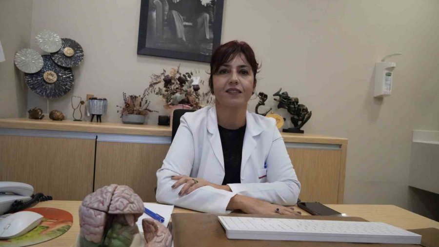 Prof. Dr. Biçer: "dirençli Hastalarda Epilepsi Pili Nöbetleri Yarı Yarıya Azaltıyor"