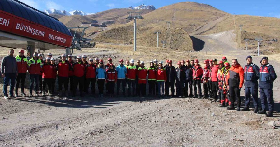 Erciyes’te Gerçeğini Aratmayan Kurtarma Tatbikatı