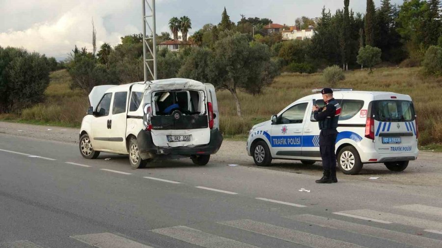 Kırmızı Işıkta Bekleyen Araca Tır Arkadan Çarptı: 1 Yaralı