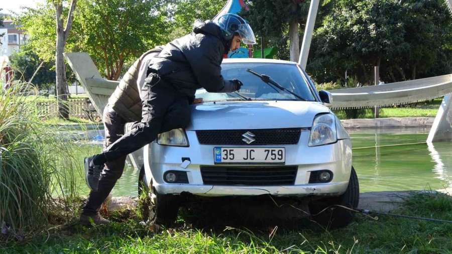 Antalya’da Otomobil Süs Havuzuna Uçtu: Çekici Çaresiz Kalınca Yöntemi Vatandaş Buldu