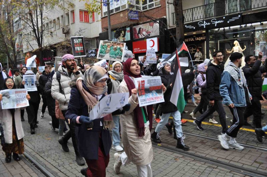 Farklı Ülkelerden 300 Öğrenci Filistin İçin Bir Araya Geldi