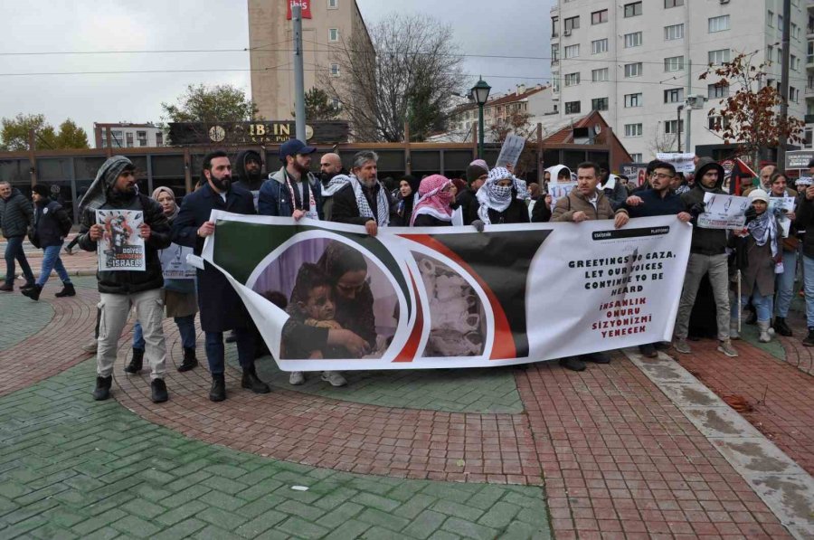 Farklı Ülkelerden 300 Öğrenci Filistin İçin Bir Araya Geldi