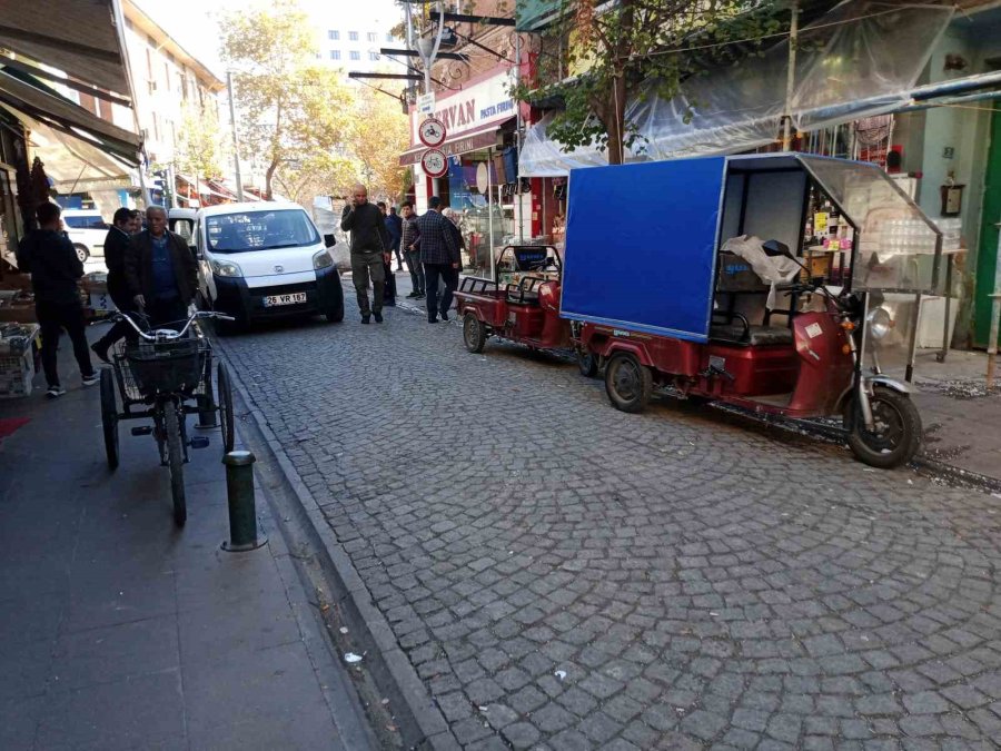 Eskişehir’de Yayaların ’kaldırım’ Tepkisi