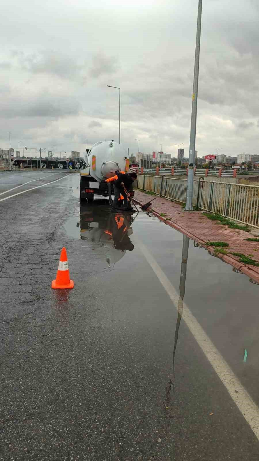 Yağış Sonrası Melikgazi Ekipleri Sahada Seferber Oldu