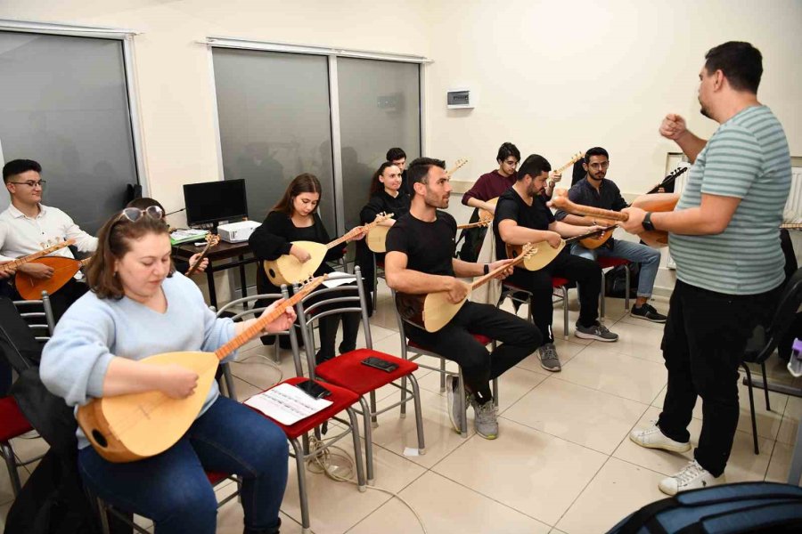 Gençlerden Kurslara Yoğun İlgi