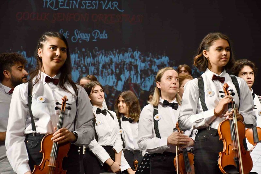 Muhteşem Çocuklar, Çocuk Hakları Günü İçin Sahneye Çıktı