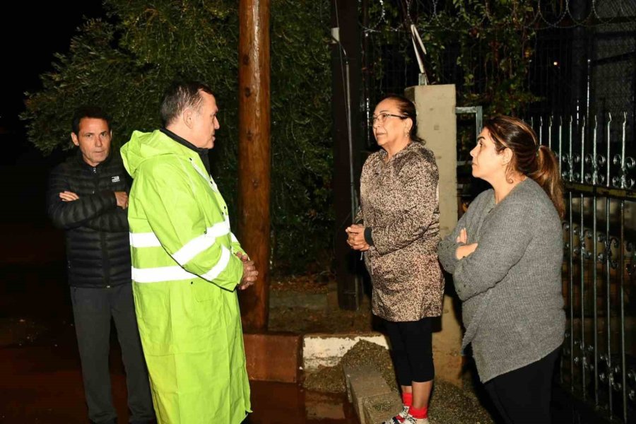 Başkan Özyiğit, Gece Boyunca Çalışmaları Yerinde İnceledi