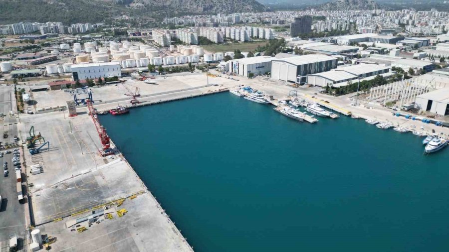 Antalya Serbest Bölgesi’nin Yıl Sonu Ticaret Hacmi Beklentisi 1,1 Milyar Dolar