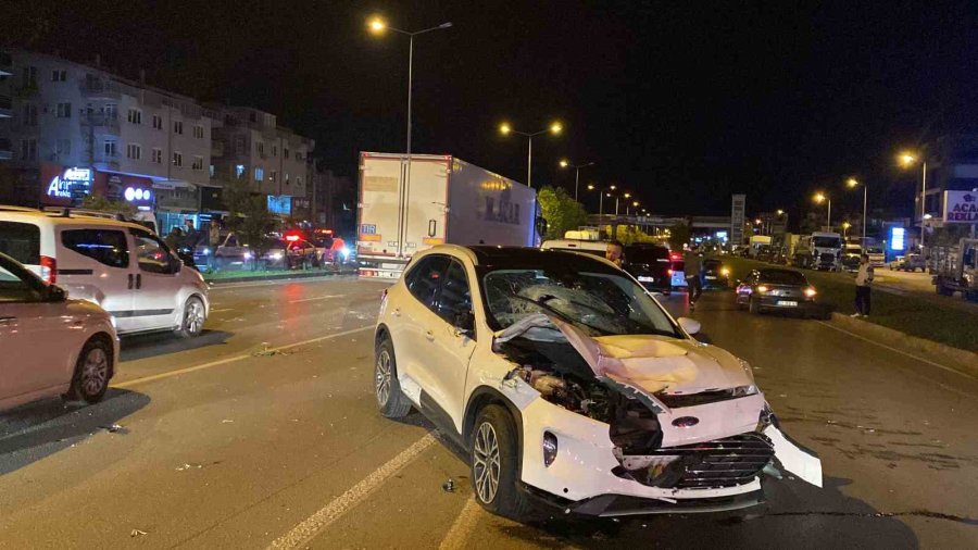 Vatandaşların Otomobilin Çarptığı Yayayı Hayatta Tutma Mücadelesi Yetmedi