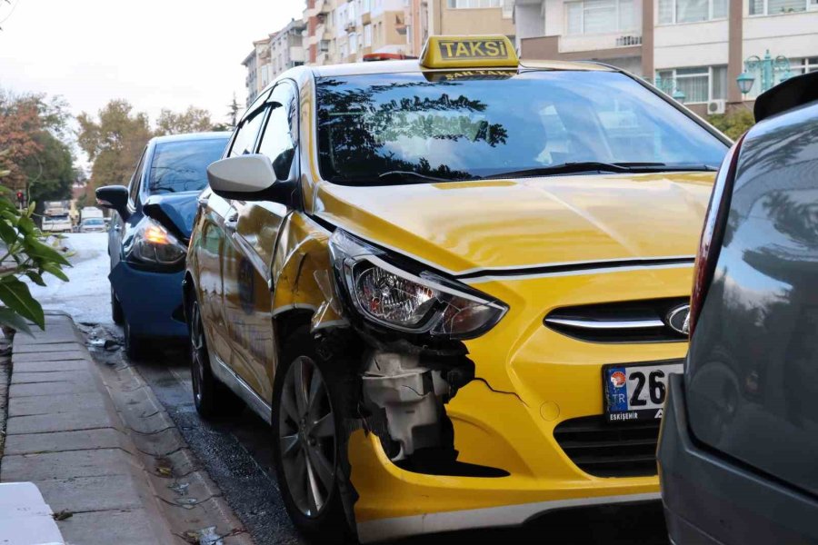 Eskişehir’de Zincirleme Trafik Kazası Oldu