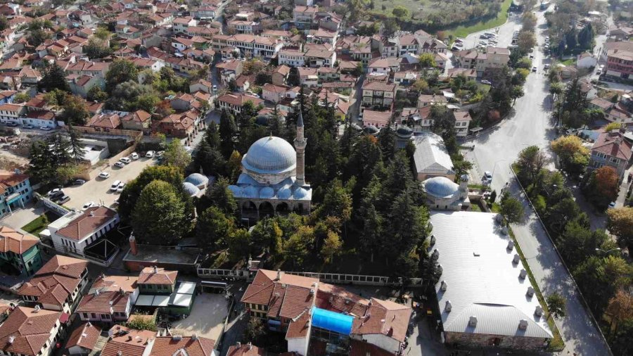 Eskişehir’de Yüzyıllardır Ayakta Kalan Tarihi Cami Vatandaşları Cezbediyor