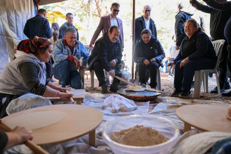 Vali Pehlivan: "öğretmenlerimize Bakınca Geleceğimizi Görüyoruz"