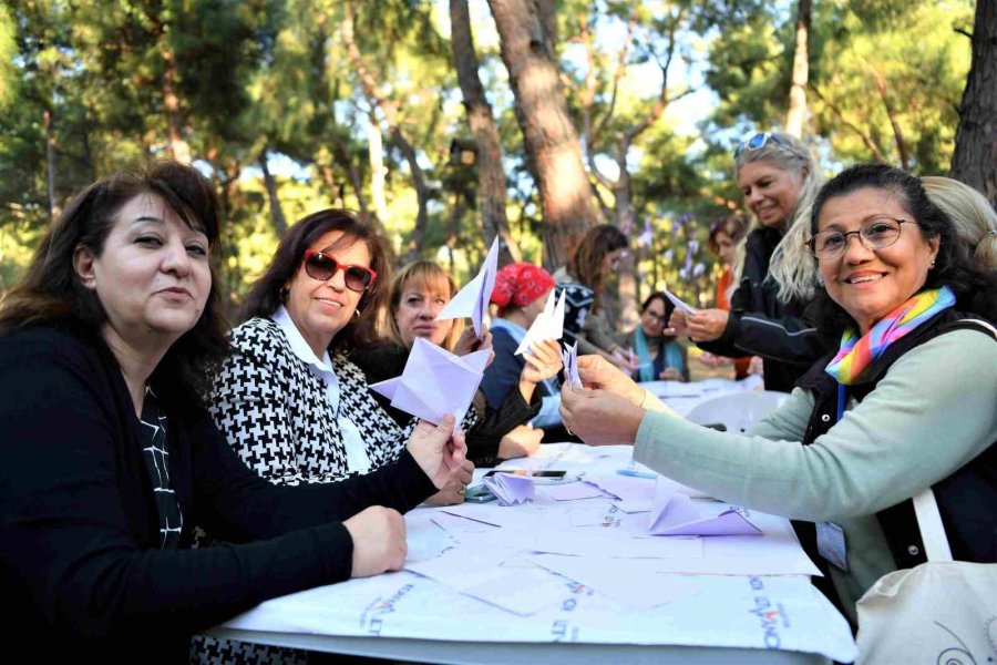 Kadına Şiddete ’kâğıttan Bin Turna Kuşu’ Efsanesi İle Dur Diyecekler