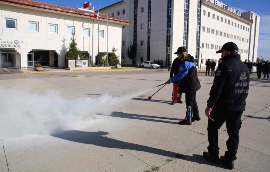 Polis Ekiplerine İtfaiye Tarafından Eğitim Verildi