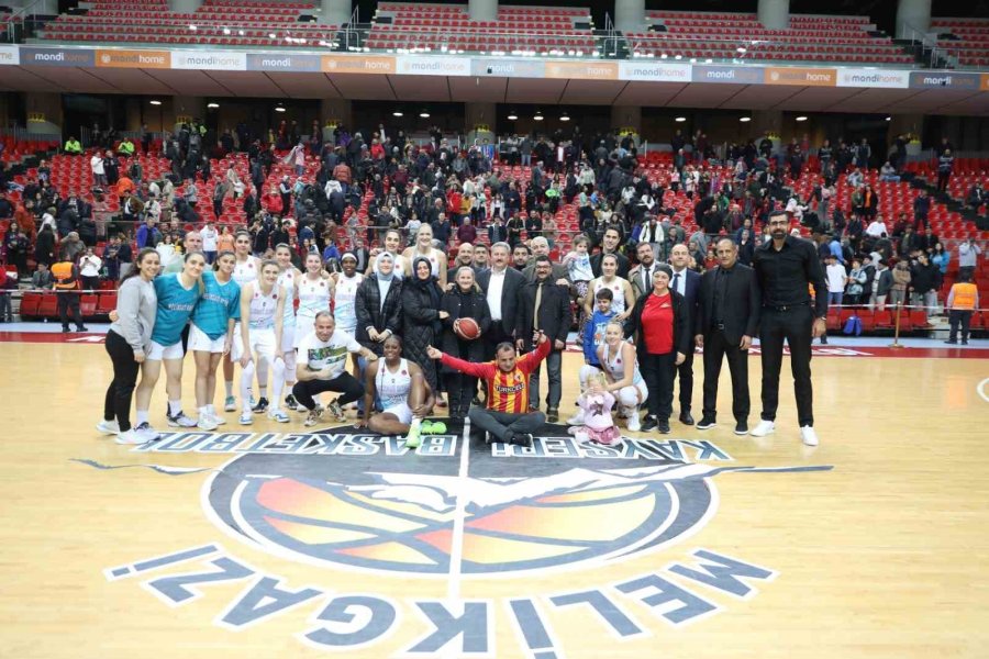 Melikgazi Kayseri Basketbol, Slovak Ekibini Eli Boş Gönderdi