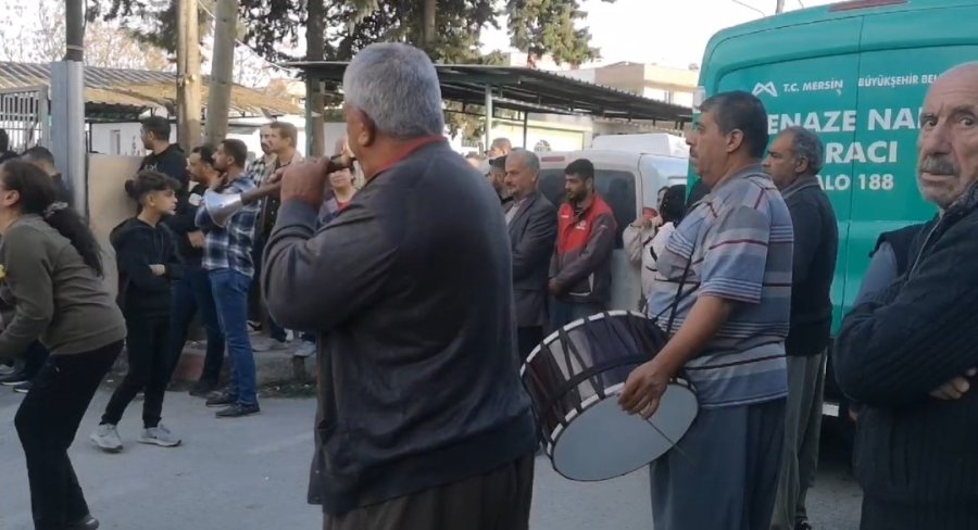 Musalla Gücü Spor Kulübü Başkanının Cenaze Töreninde Davul Zurna Ve Trampet Çalındı