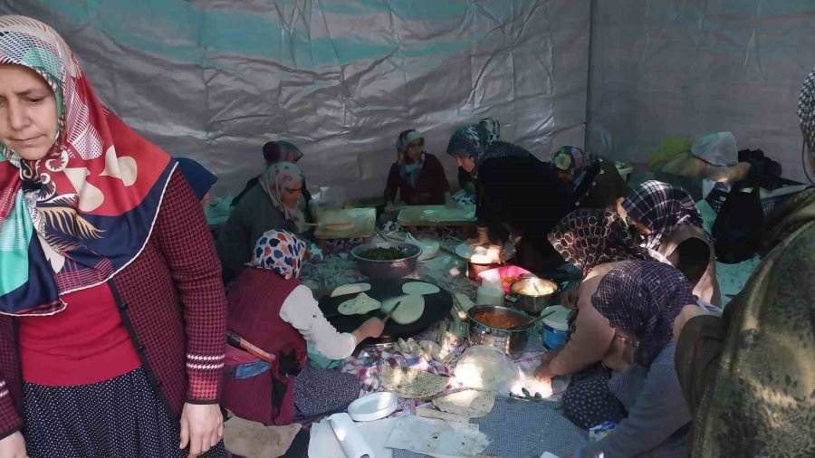 Mersin’de Filistin’e Destek Yöresel Pazar Açılışı Yapıldı