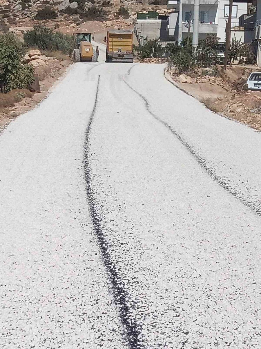 Mut’ta Yol, Park Ve Bahçelerin Kışlık Bakımı Yapılıyor