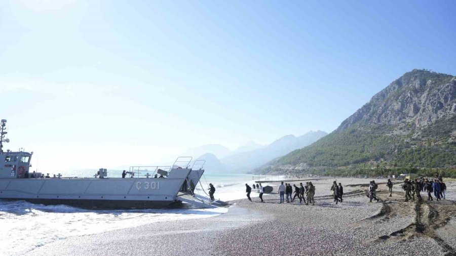 Türk Deniz Kuvvetleri "doğu Akdeniz-2023 Tatbikatı"nda Nefes Kesti