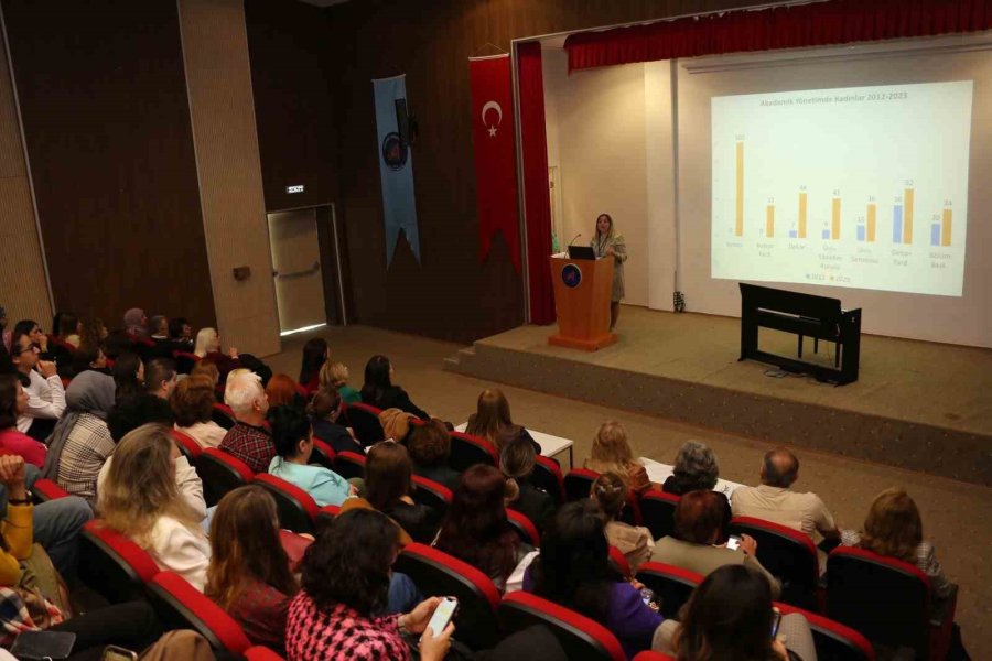 Akdeniz Üniversitesi’nde Cumhuriyet’in 100. Yılında Kadın Hakları Konuşuldu