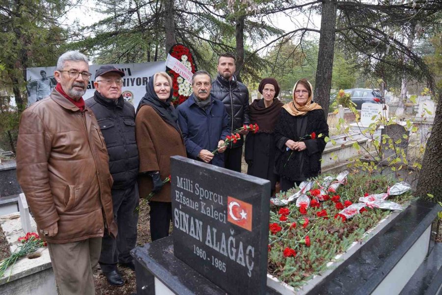 Sinan Alağaç Kabri Başında Anıldı