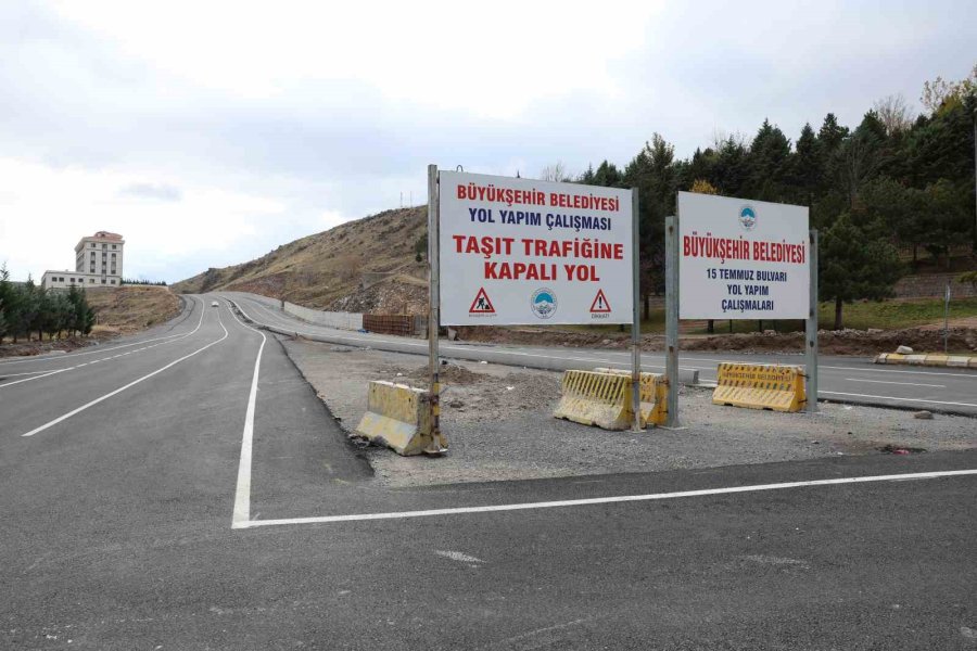 Büyükşehir’in Kentin Doğusu Ve Batısını Birbirine Bağlayacak Yol Çalışmasında Sona Gelindi