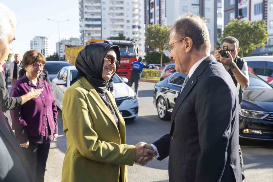 Başkan Seçer: "öğretmenlerimizden Devraldığımız Bayrağı Çok Daha İyi Noktalara Taşıyacağız"